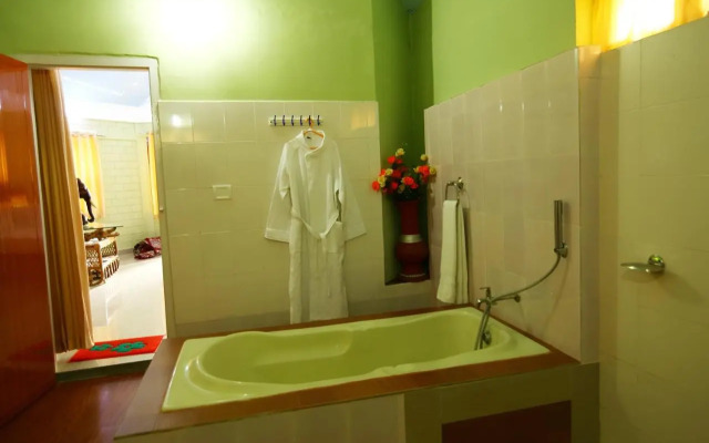 Karapuzha Lakeshore Resort