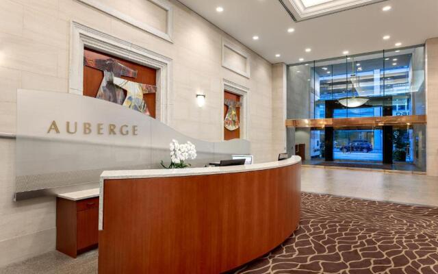 Auberge Vancouver Hotel