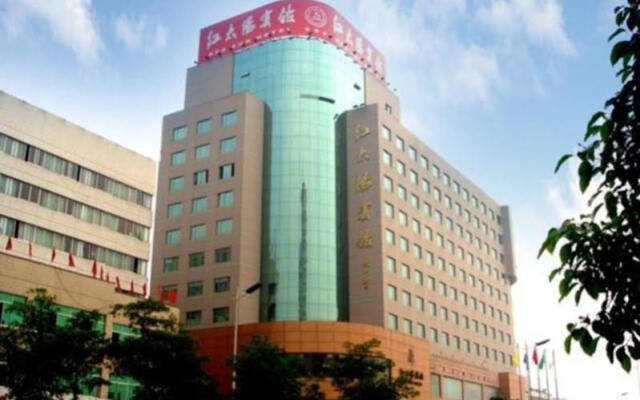 Red Sun Hotel