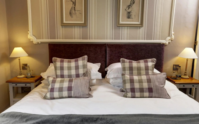 Falcon Manor Hotel