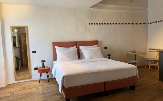 SMARTnoOK Rooms & Apartment