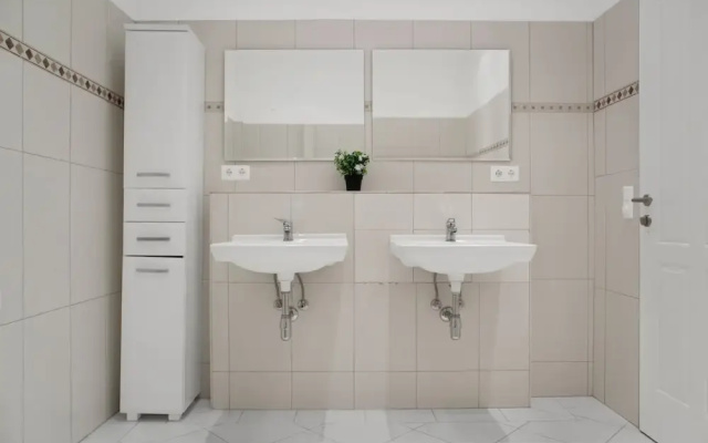 Perfect 7BR Stay Near Hauptbahnhof