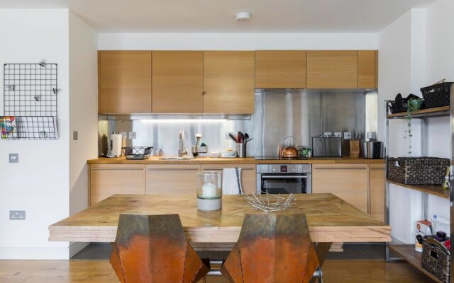 Spacious 2BR Modern Home in Shoreditch