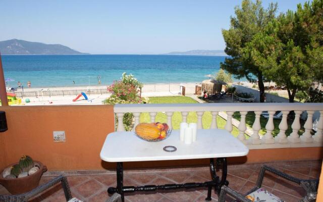 Pampas Seafront villa, 6 bedrooms, North Evvoia