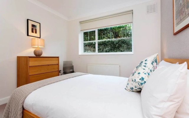 The Secret Chelsea Garden