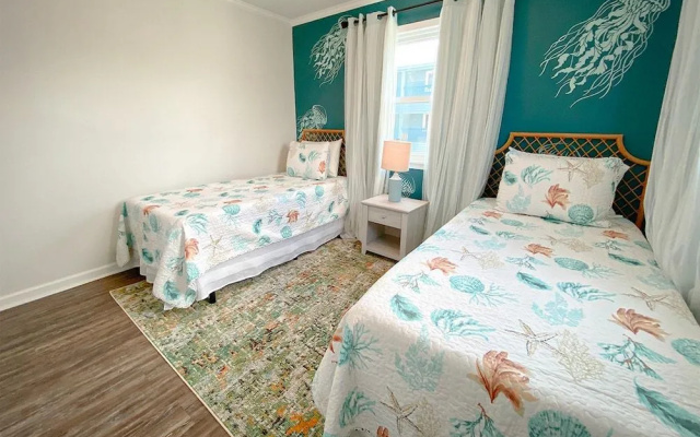 Jellyfish Hideaway by Sea Scape Properties