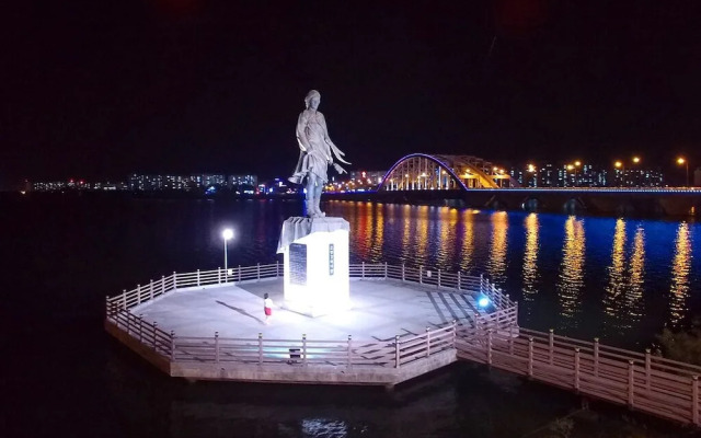 The Venezia Suite Hotel