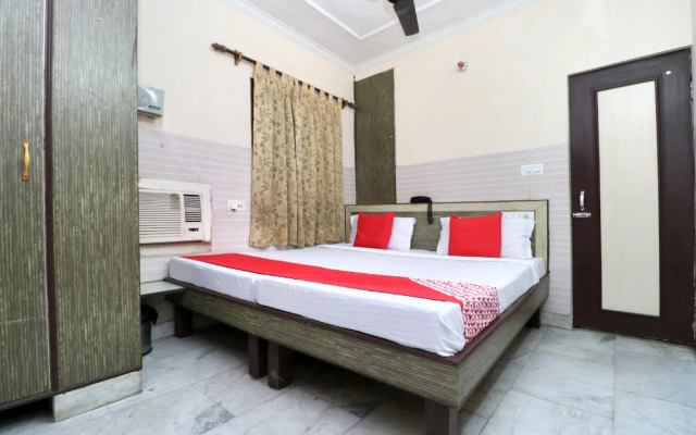 OYO 23084 Chhabra Guest House