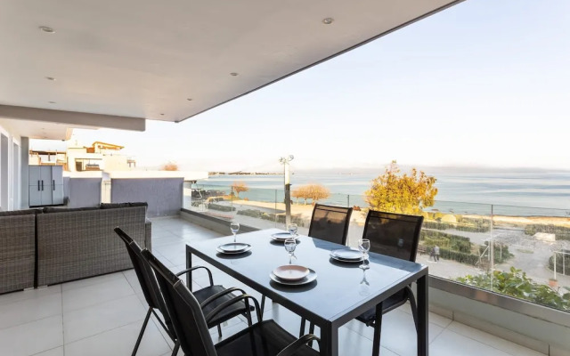 Beachfront Artemida Retreat - Peony Seabreeze Gem