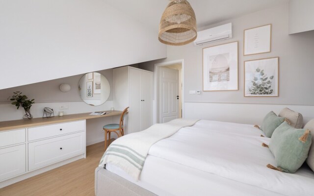 Dietla Apartment Cracow by Renters