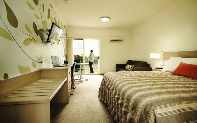 Loxton Community Hotel Motel