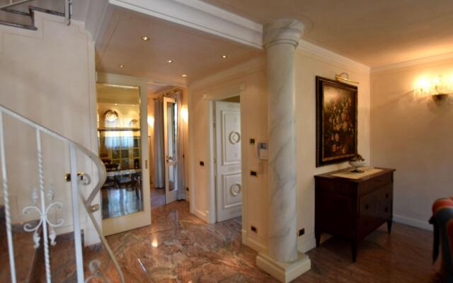 Luxurious Villa in Lombardy with Garden and bubble bath