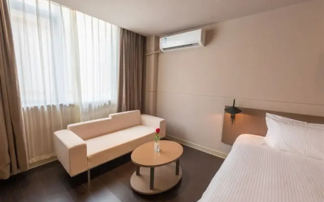 TOWO Shangpin Hotel (Shenzhen Bitou Subway Station)