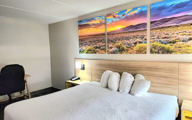 Days Inn by Wyndham Houston