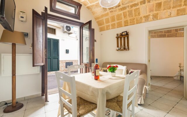 2710 Veronica Suite by Barbarhouse