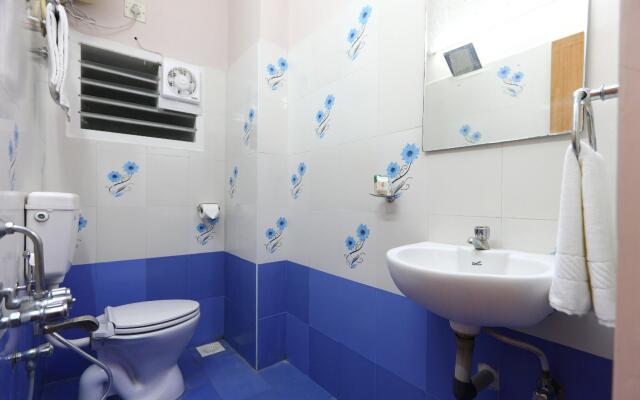 OYO 7810 Keshiv Galaxy Inn