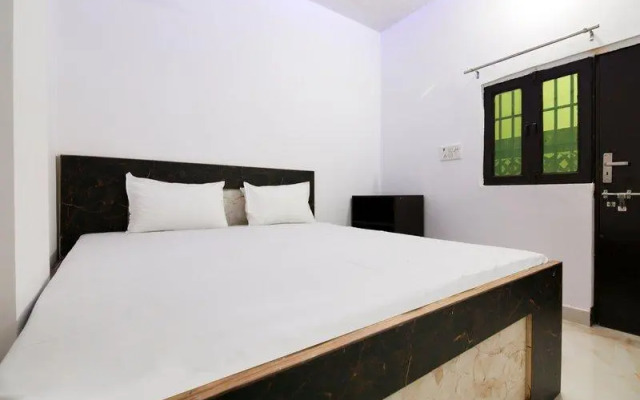 Hotel Lucky by OYO Rooms