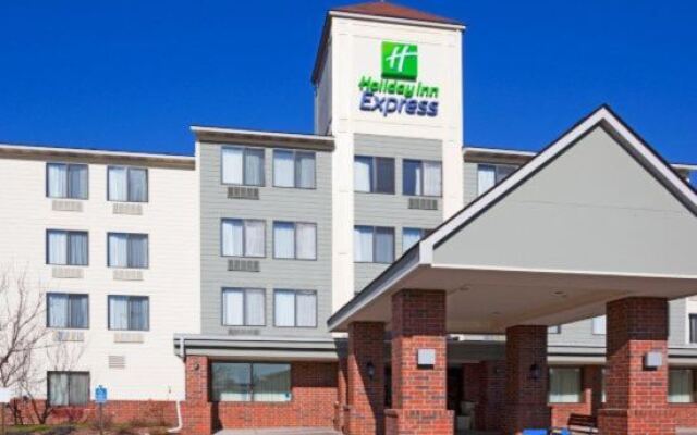 Holiday Inn Express & Suites Coon Rapids - Blaine Area