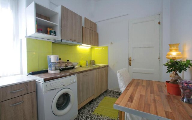 Vintage 1930's flat in the center of Thessaloniki
