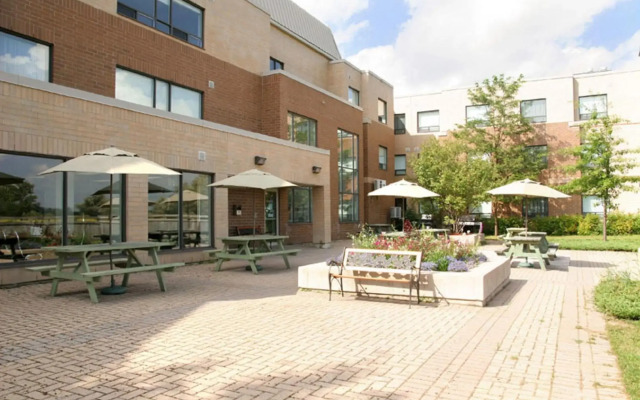 Residence & Conference Centre - King City