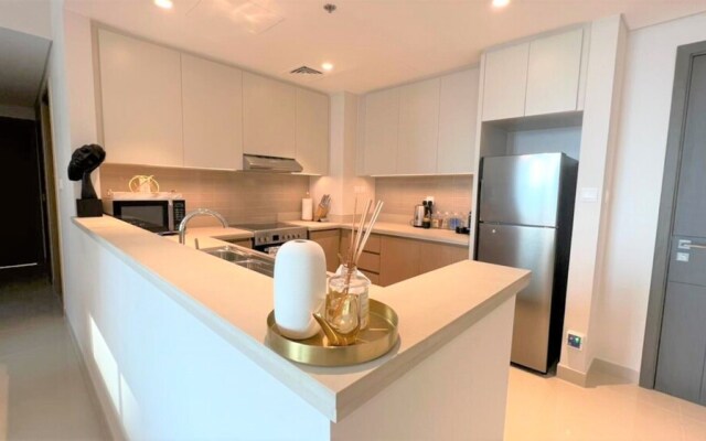 Luxury Dubai Creek Harbour Waterfront Apartment