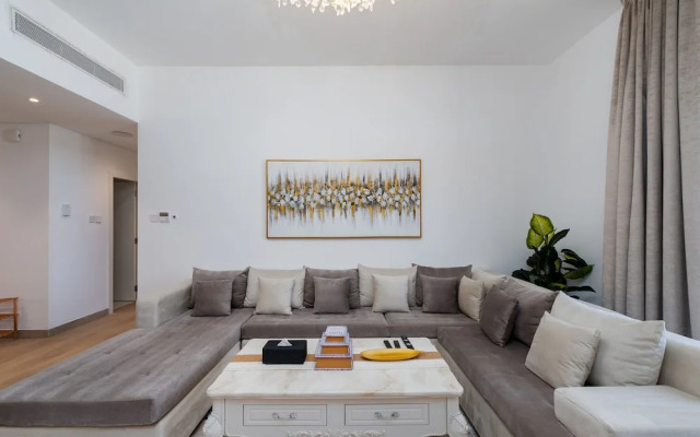 Contemporary La Mer 1BR w Beach Access