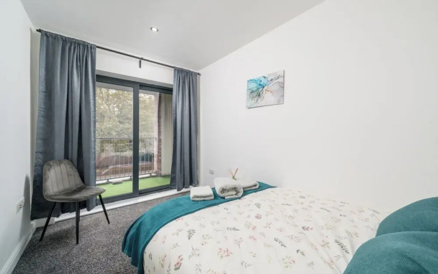3bed/near Canning Town Stn/balcony/central Location