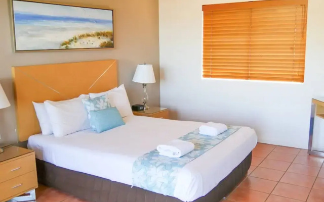 Spa Haven Deluxe 17A