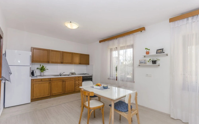 Apartments and Rooms Antee