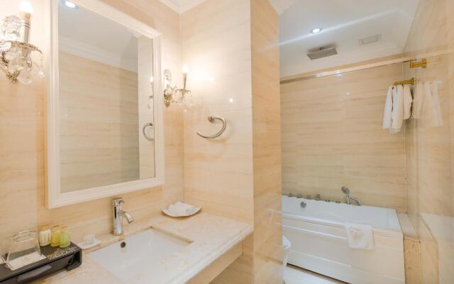 Me Saigon Boutique Hotel