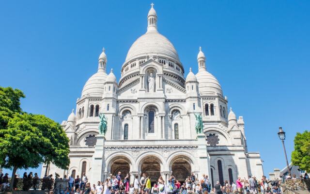 Accommodation with Parking near Paris