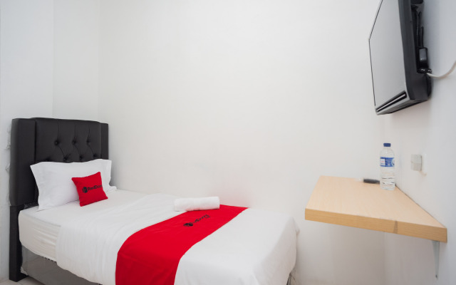 RedDoorz @ Jalan Bangau Palembang