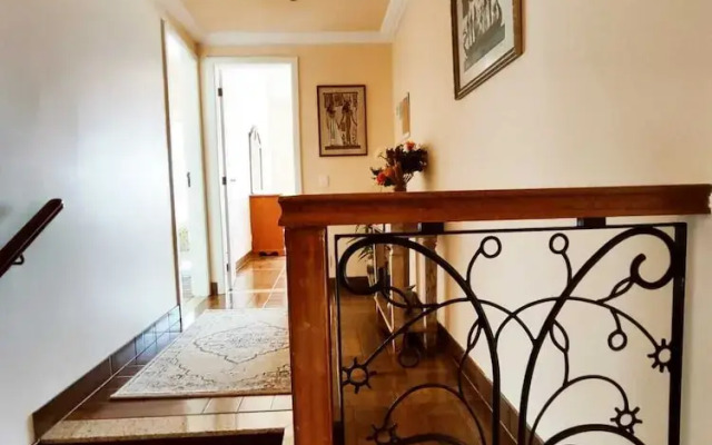 Villa Amarela