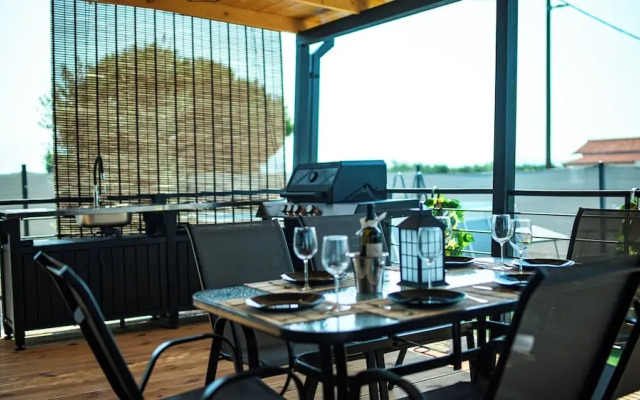 House Red Earth - Kastel Stafilic