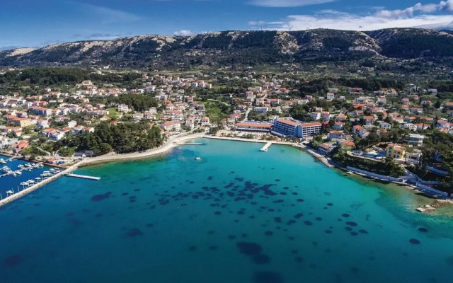 Nice Apartment in Banjol With 2 Bedrooms and Wifi