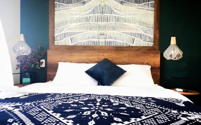 Benzen Boutique Stays Hostel and Apartment