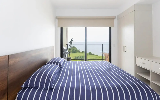 Ourfriends Condo by Acomodo