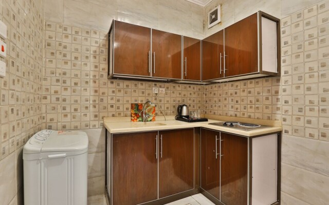 OYO 208 Roshan Hotel Suites Hera