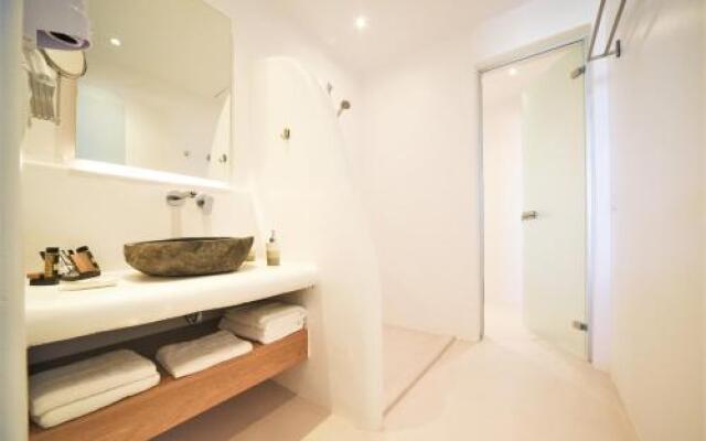 THA-LIA Myconian Suites and Studios