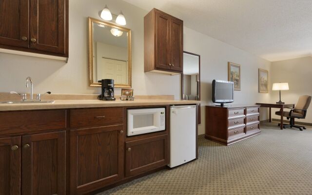 Country Inn & Suites by Radisson, St. Cloud East, MN