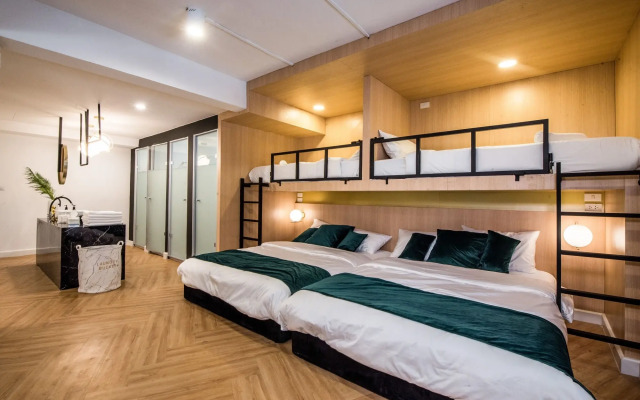 Theme Boutique Hotel