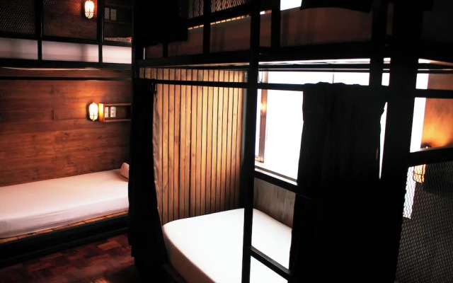 Connector Hostel