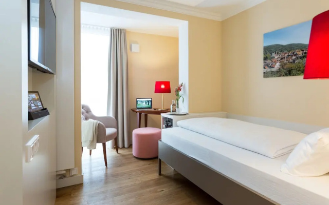EMICHS Hotel