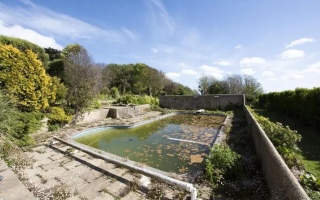 Greenfields Coach House