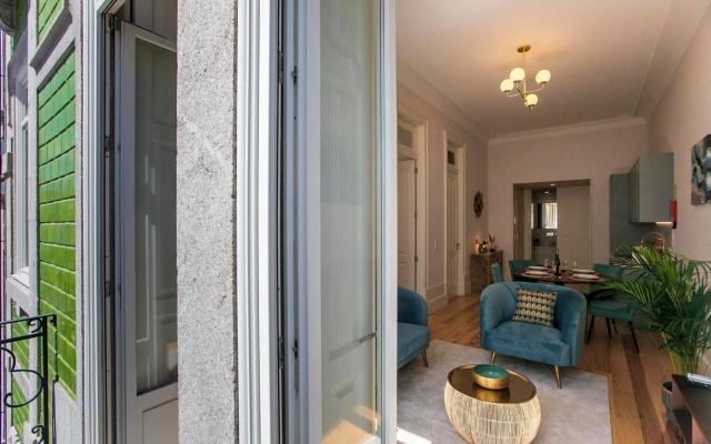 LovelyStay - 2BR Flat with AC in Duque de Loulé