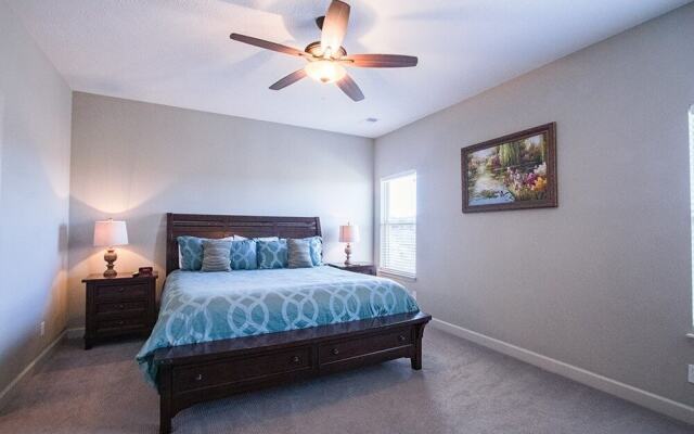 Whole In One 12 Bedroom Condo