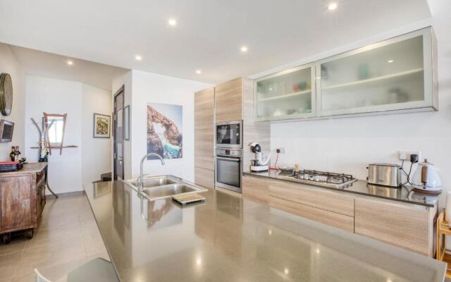 Apartment with pool-Hosted by Sweetstay