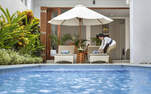 The Luxury Collection, Monaco Blu