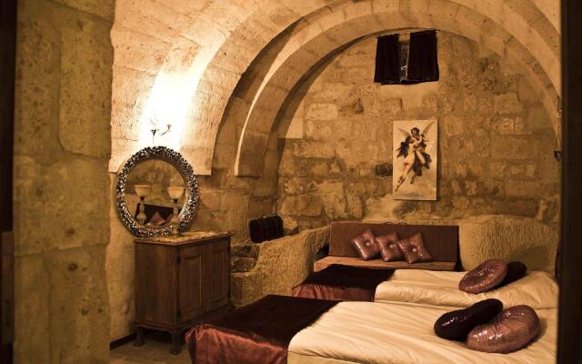 Cave Art Hotel