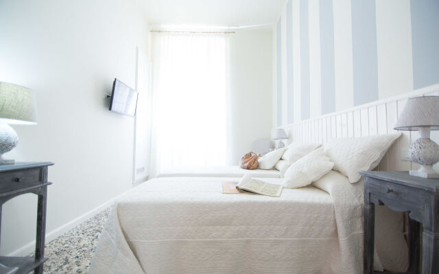 Lungomare Rooms & Charme